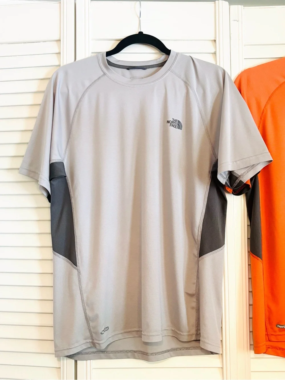 Lot of 2 North Face Vapor Wick Quick-Dry Short Sleeve T Shirts Medium